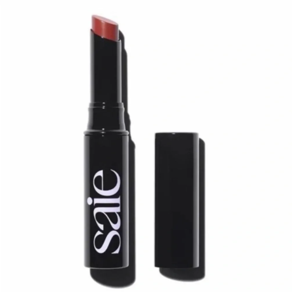 🎀 Saie Lip Blur Matte Hydrating Lipstick – DADA 💄✨